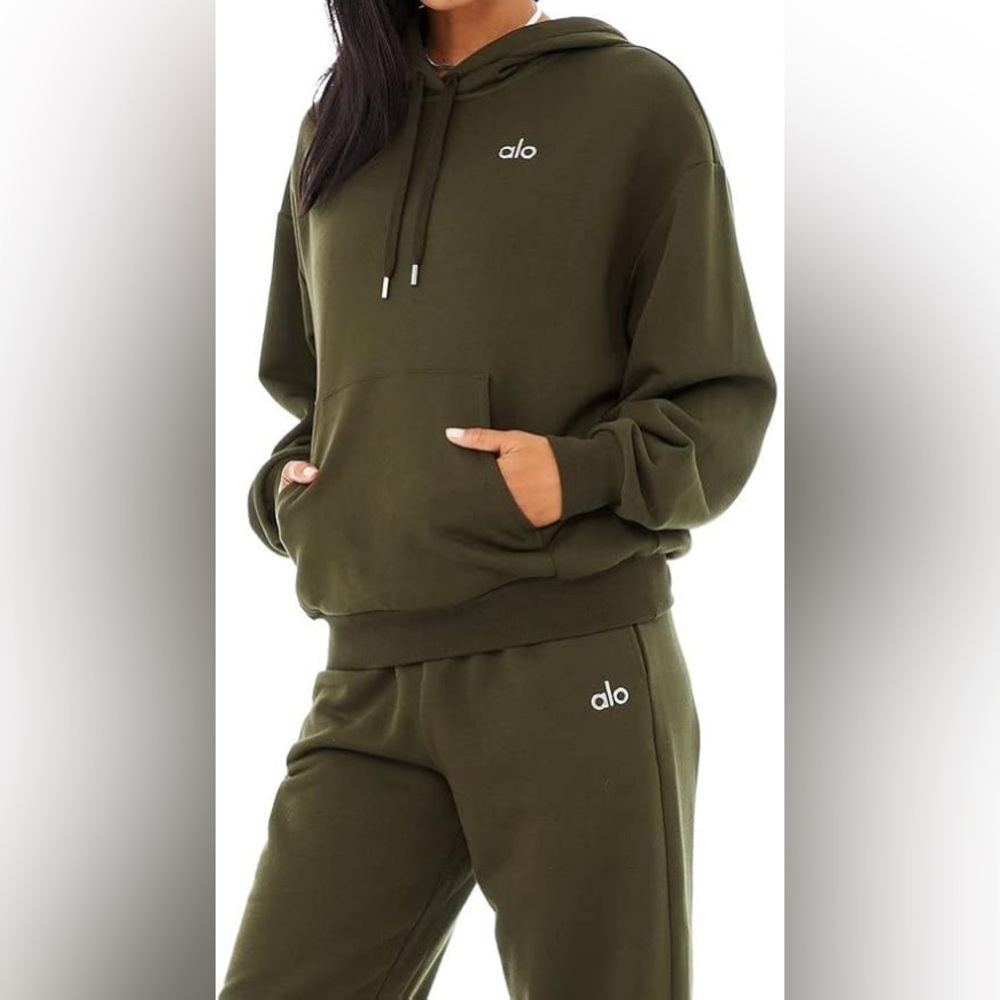 ALO Yoga unisex accolade hoodie and sweatpants!💚🖤